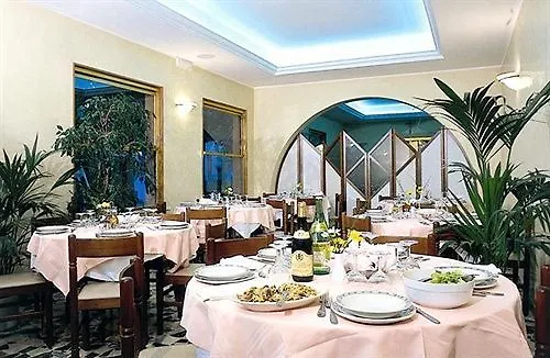 Hotel Fra I Pini Rimini Italie